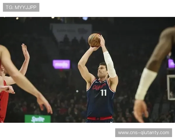 快船逆转开拓者取三连胜，哈登34分伦纳德28分